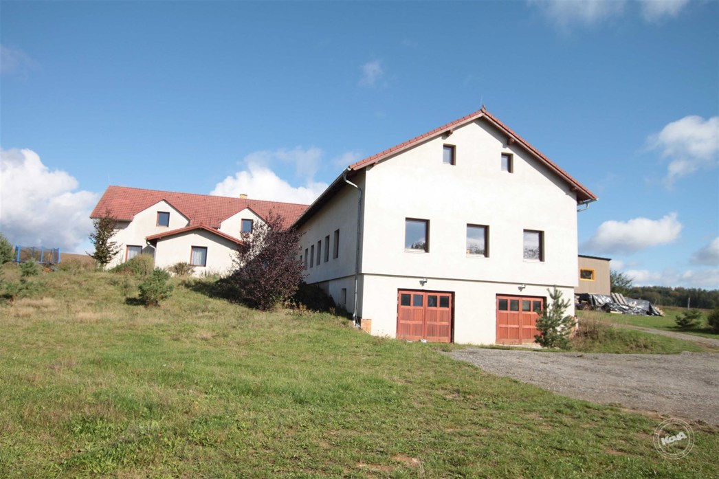 Prodej_domu_s_dilnou_Borotin_2