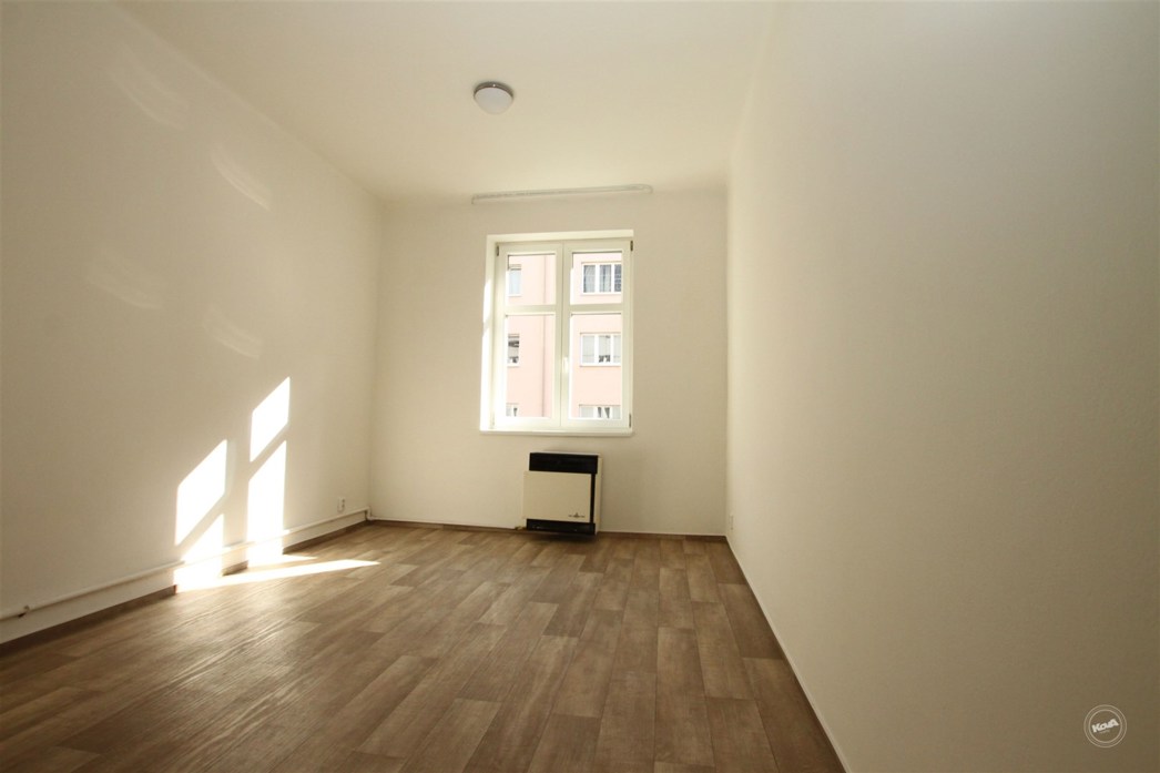 Pronájem_útulného_a_světlého_bytu_2+kk,_Praha_3_–_Žižkov,_ulice_V_Domově_02 (1)