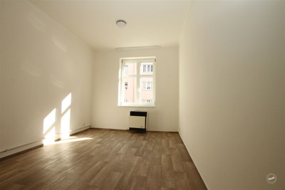 Pronájem_útulného_a_světlého_bytu_2+kk,_Praha_3_–_Žižkov,_ulice_V_Domově_02 (1)