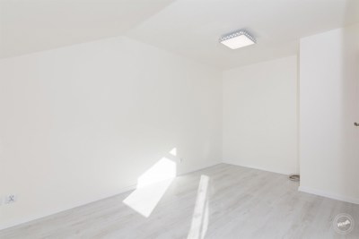 Prodej_rodinného_domu_5+kk,_132_m2_s_garáží_a_pozemkem_07