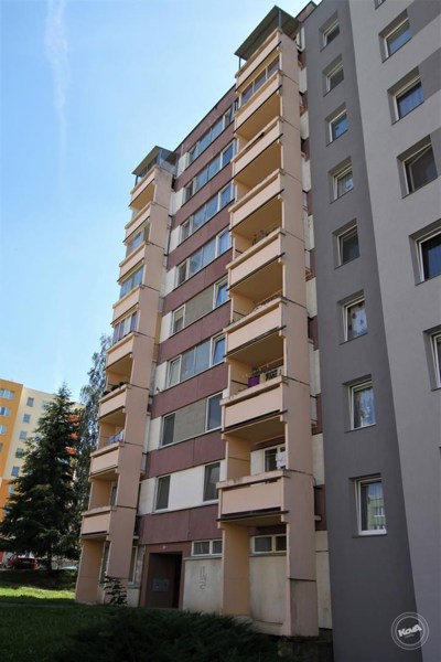 Prodej_bytu_4+1,_79_m2_s_balkonem_v_blízkosti_zeleně_010