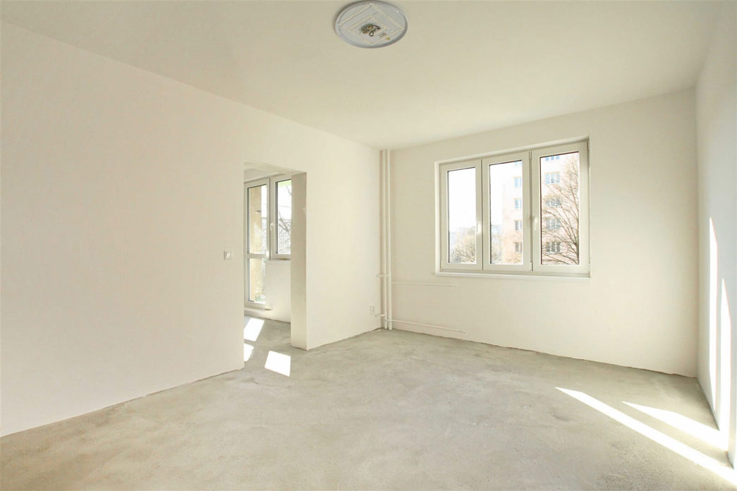 Pardubice,_prodej_bytu_2+kk_po_rekonstrukci_56_m2_+_lodzie,_sklep__006