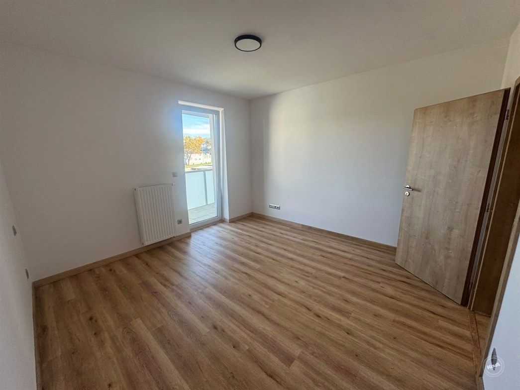 Pronájem_2+kk,_64_m²_+_balkon_18,5_m²,_Residence_Růžák_05