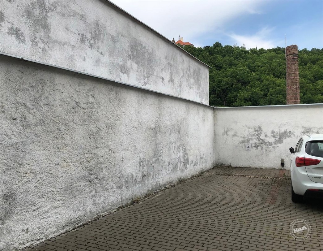 Praha_5_-_Smíchov,_pronájem_parkovacího_stání1