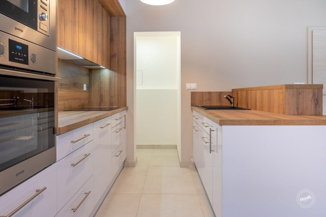 Pronájem bytu 3+kk s balkónem, Hodkovičky, Praha 4